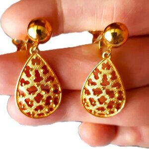 Trifari Tear Drop Dangle Clip On Gold Tone Earrings Vintage